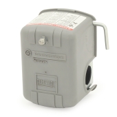 Telemecanique (Square D) Pumptrol Pressure Switch w/ LPCO, 20-40 psi, 1/4" FPT, Standard Duty - Image 1